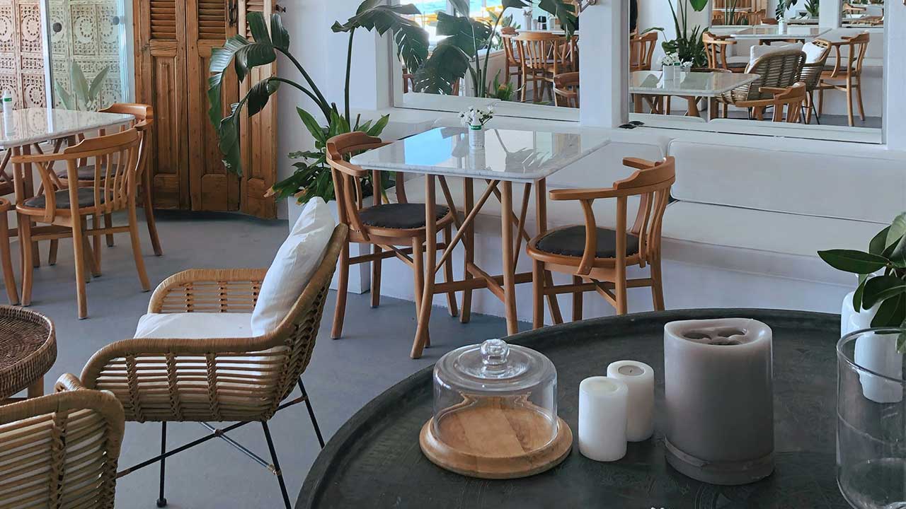 میز و صندلی کافه کوچک